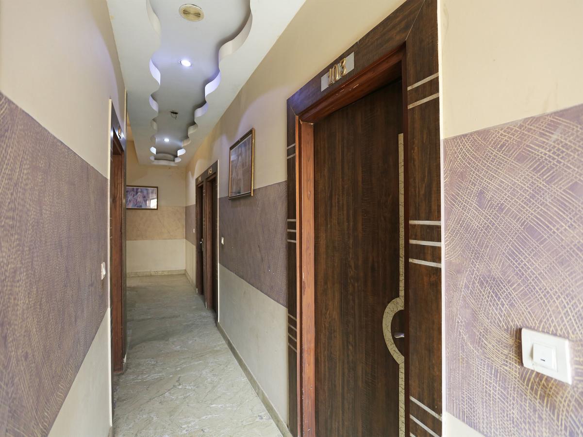 Sheel Gopal Vision Hotel Mathura Exterior photo