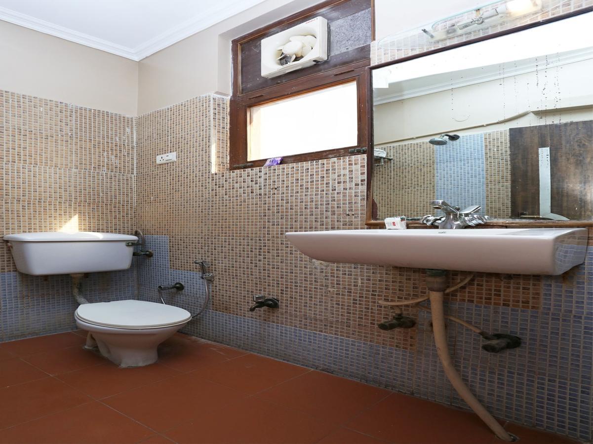 Sheel Gopal Vision Hotel Mathura Exterior photo