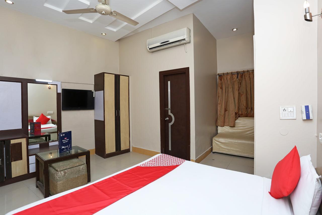 Sheel Gopal Vision Hotel Mathura Exterior photo