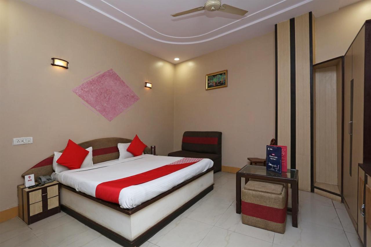 Sheel Gopal Vision Hotel Mathura Exterior photo