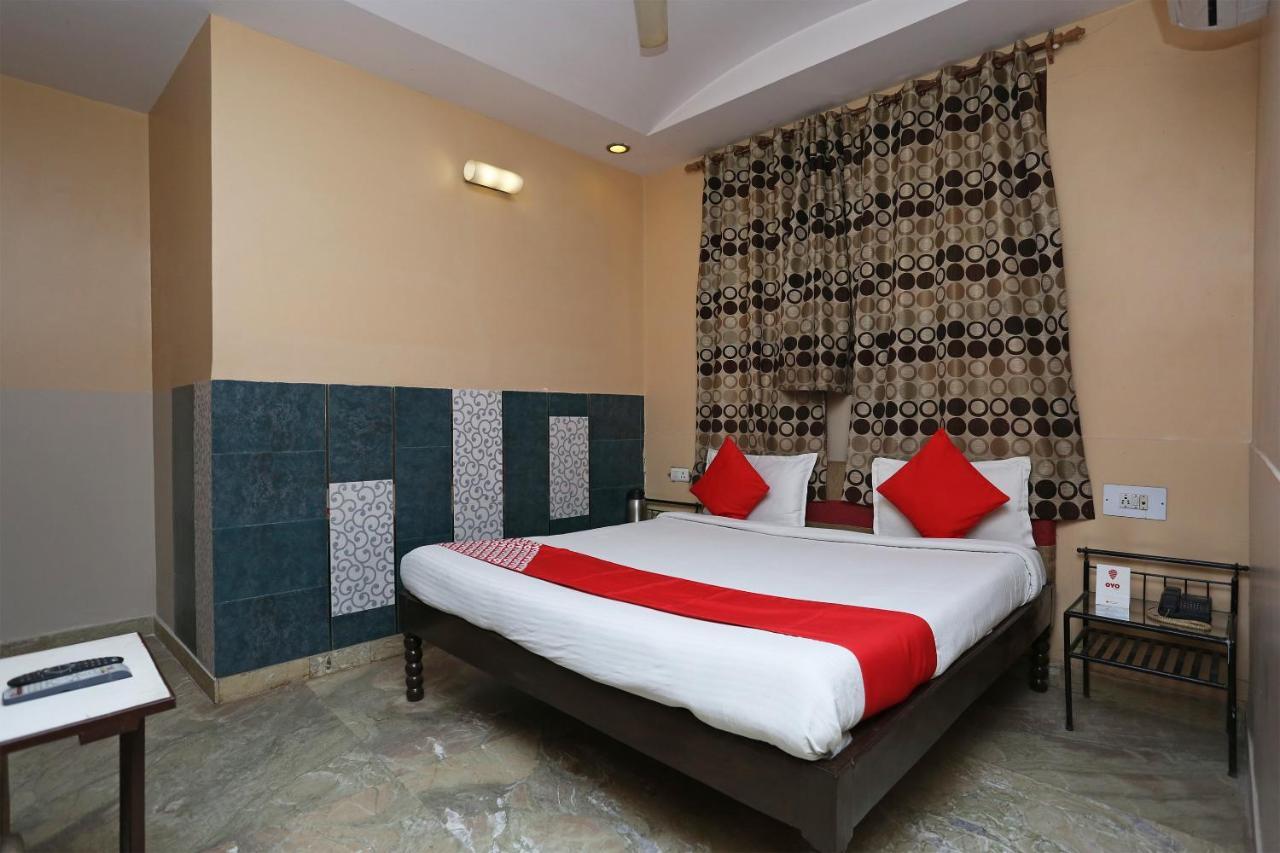 Sheel Gopal Vision Hotel Mathura Exterior photo